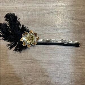 Flapper 20s Elegant Black and Gold Feather Headband